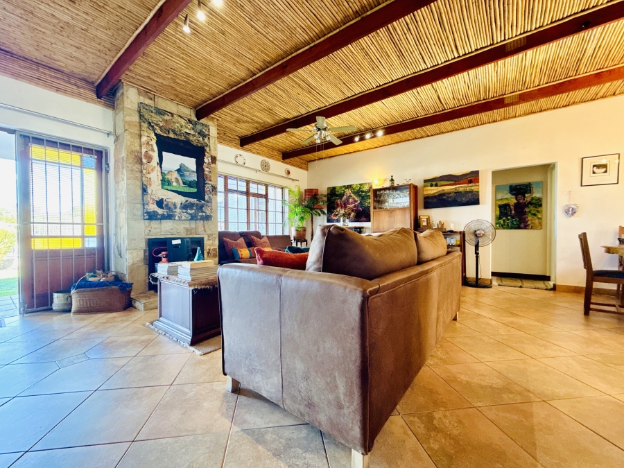 3 Bedroom Property for Sale in Sandbaai Western Cape